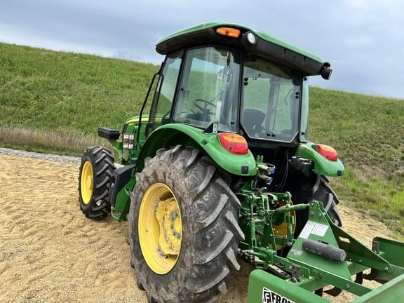 Image of John Deere 5100E equipment image 3