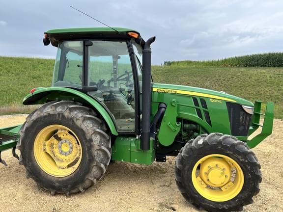 Image of John Deere 5100E equipment image 1