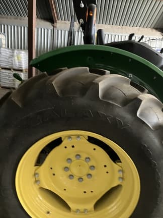 Image of John Deere 5100E equipment image 2