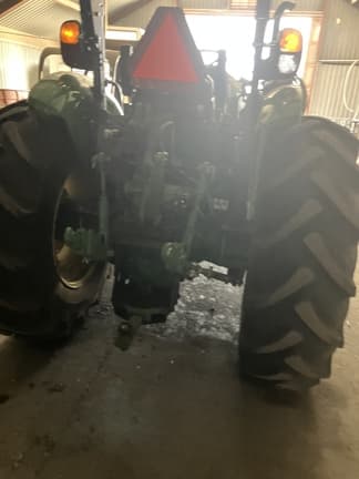 Image of John Deere 5100E equipment image 4