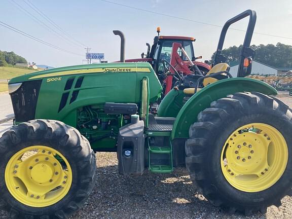 Image of John Deere 5100E equipment image 3