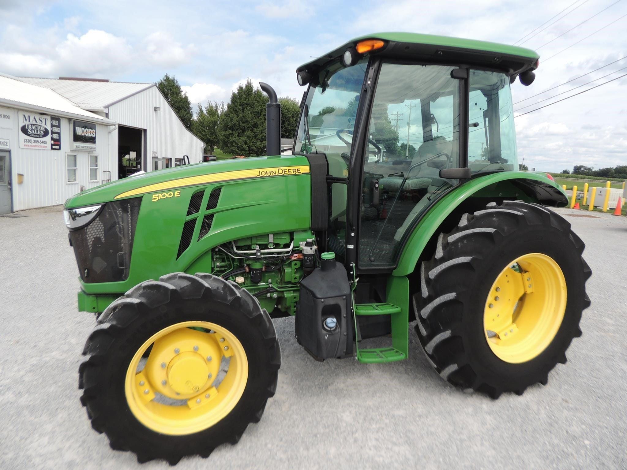 2019 John Deere 5100E Equipment Image0