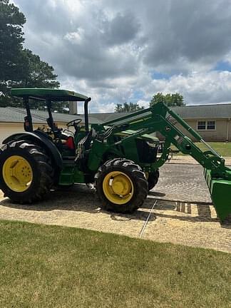 Image of John Deere 5100E equipment image 1