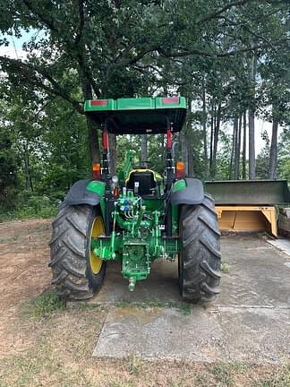 Image of John Deere 5100E equipment image 3