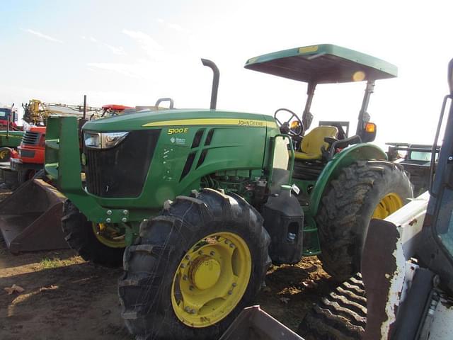 Image of John Deere 5100E equipment image 1