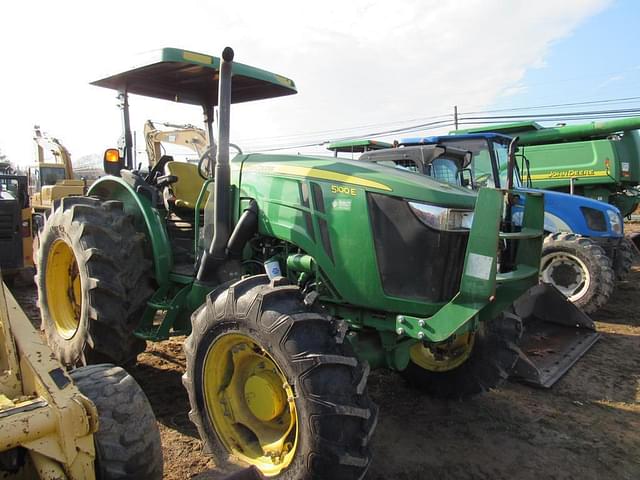 Image of John Deere 5100E equipment image 3