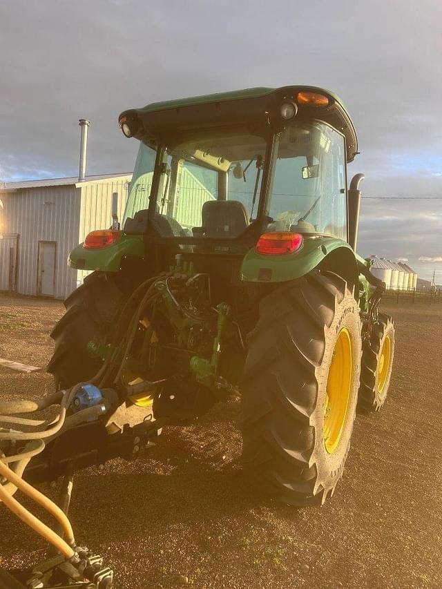 Image of John Deere 5100E equipment image 3