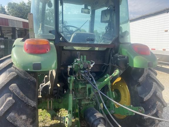 Image of John Deere 5100E equipment image 3