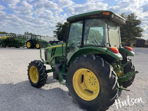 Image of John Deere 5100E equipment image 3
