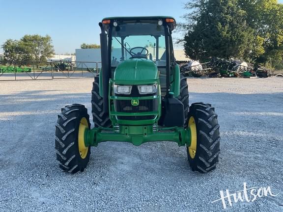 Image of John Deere 5100E equipment image 3