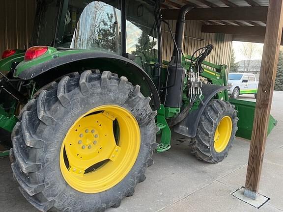 Image of John Deere 5100M equipment image 1