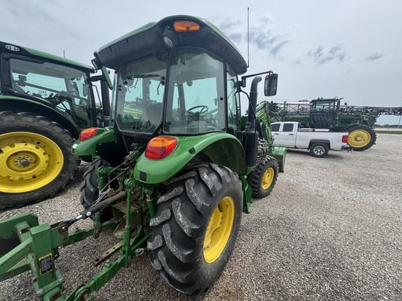 Image of John Deere 5100M equipment image 3