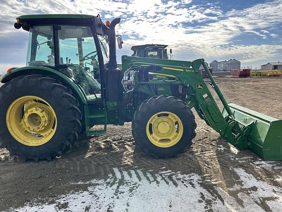 Image of John Deere 5100M equipment image 2