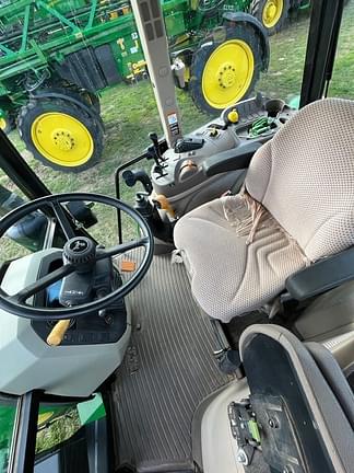 Image of John Deere 5100M equipment image 4