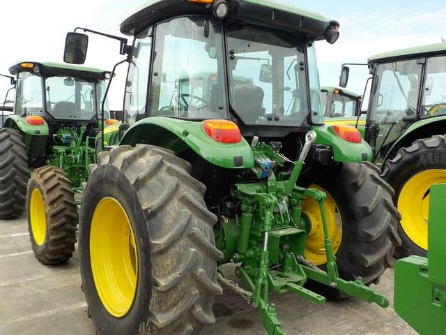 Image of John Deere 5100M equipment image 3