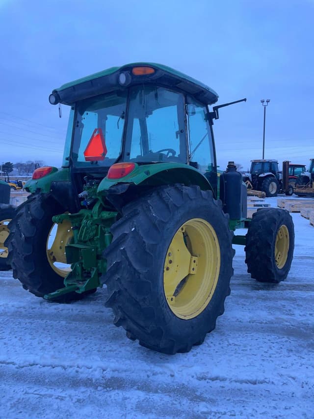 Image of John Deere 5100M equipment image 4