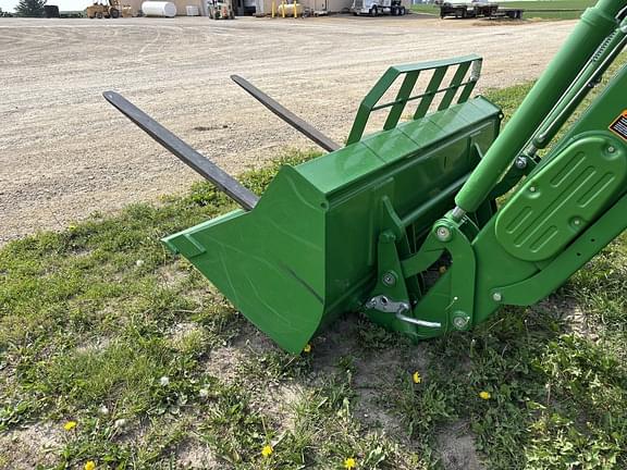 Image of John Deere 5115M equipment image 3