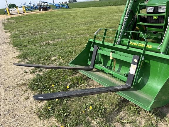 Image of John Deere 5115M equipment image 2