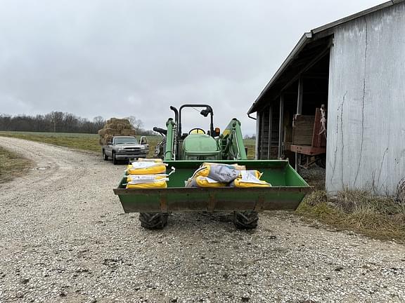 Image of John Deere 5115M equipment image 3