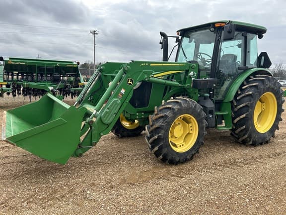 Image of John Deere 5115M equipment image 1