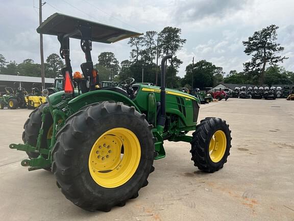 Image of John Deere 5115M equipment image 3