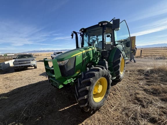 Image of John Deere 5115R equipment image 3