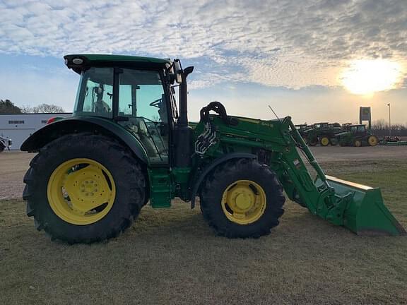 Image of John Deere 5125R equipment image 3