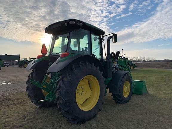 Image of John Deere 5125R equipment image 4