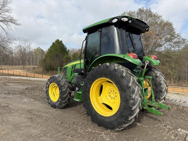 Image of John Deere 5125R equipment image 2