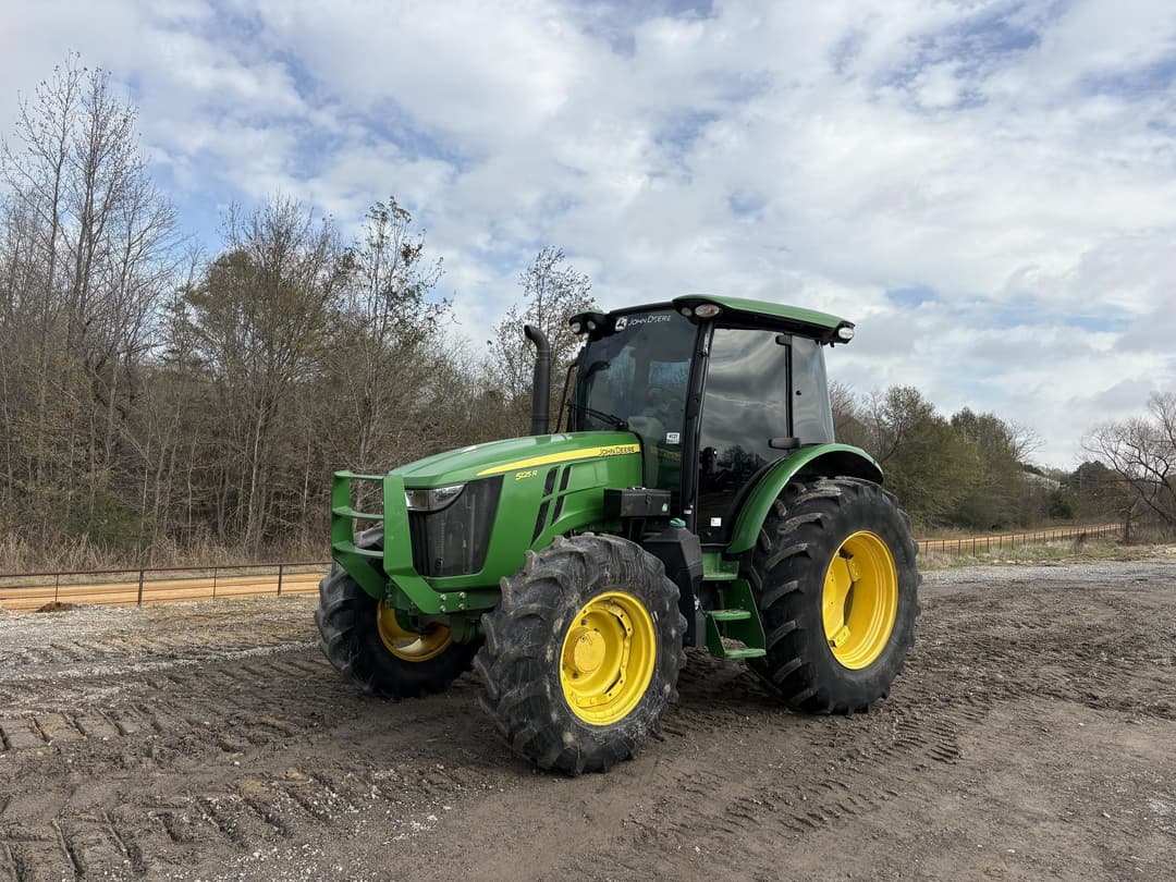 Image of John Deere 5125R Primary image