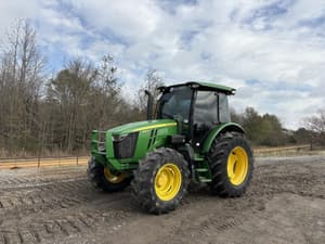 2019 John Deere 5125R Image