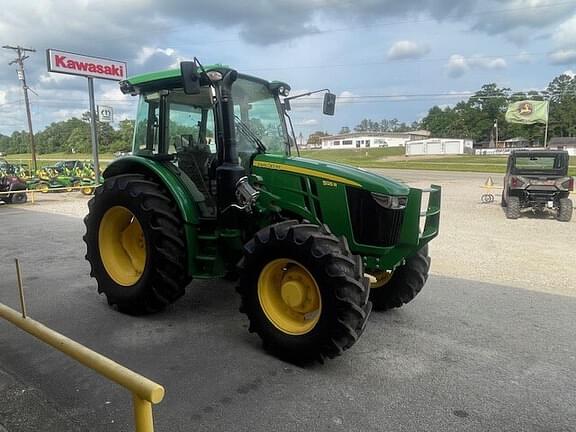 Image of John Deere 5125R equipment image 4