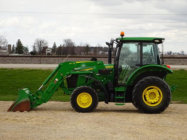 Image of John Deere 5125R equipment image 1