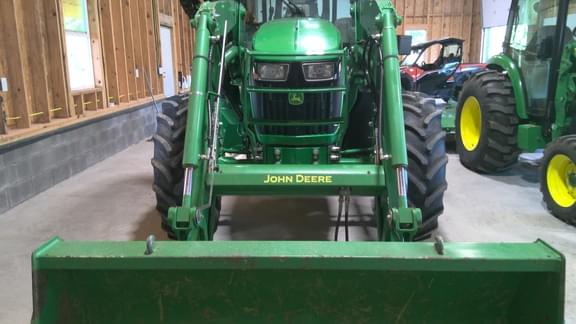 Image of John Deere 5125R equipment image 2