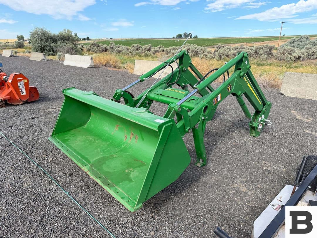 Image of John Deere 520M Primary image