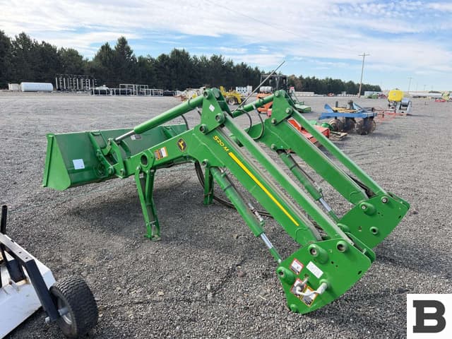 Image of John Deere 520M equipment image 2