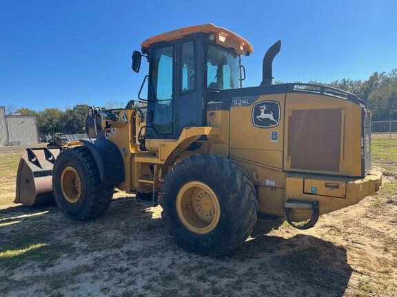 Image of John Deere 524L equipment image 2
