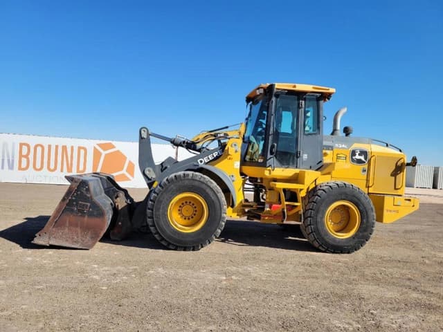 Image of John Deere 524L equipment image 1