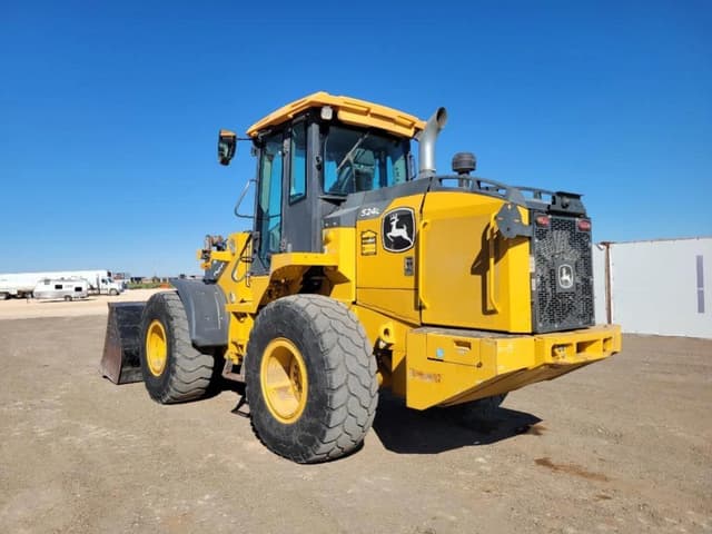 Image of John Deere 524L equipment image 2