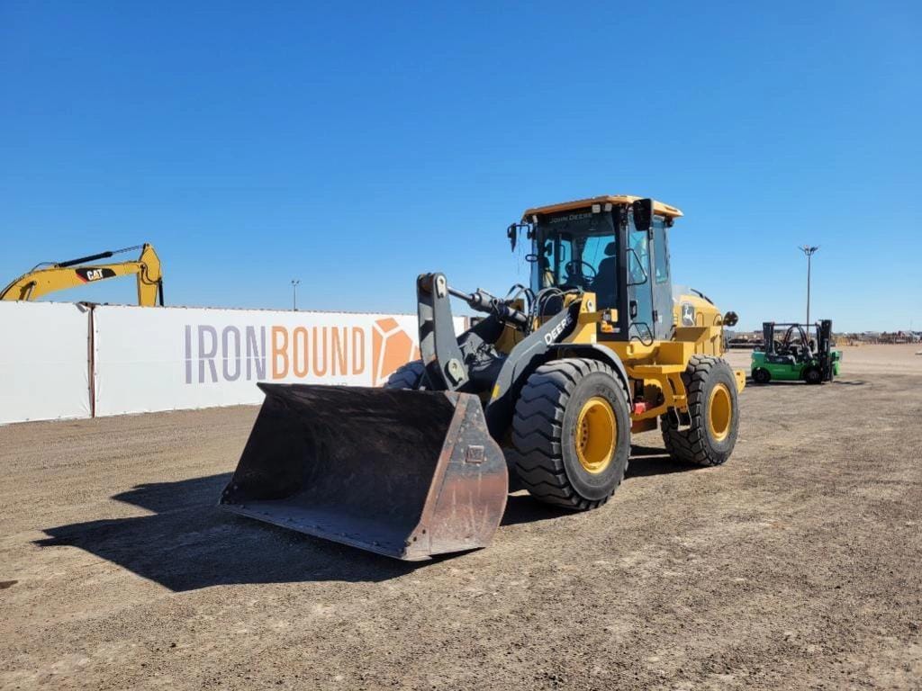 2019 John Deere 524L Equipment Image0