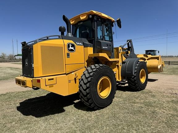 Image of John Deere 544L equipment image 4