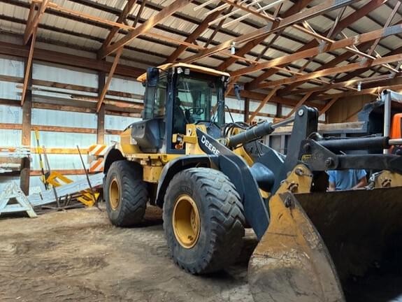 Image of John Deere 544L equipment image 3