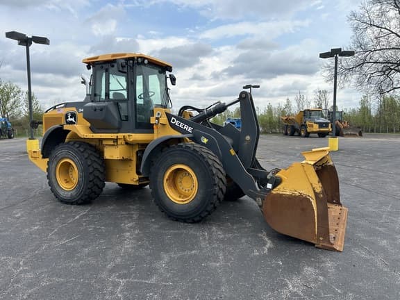 Image of John Deere 544L equipment image 3