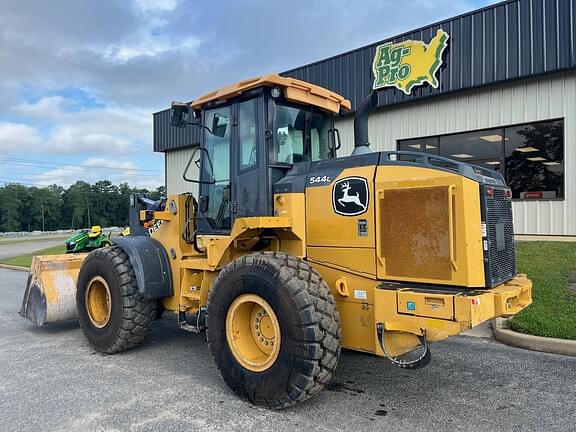 Image of John Deere 544L equipment image 1