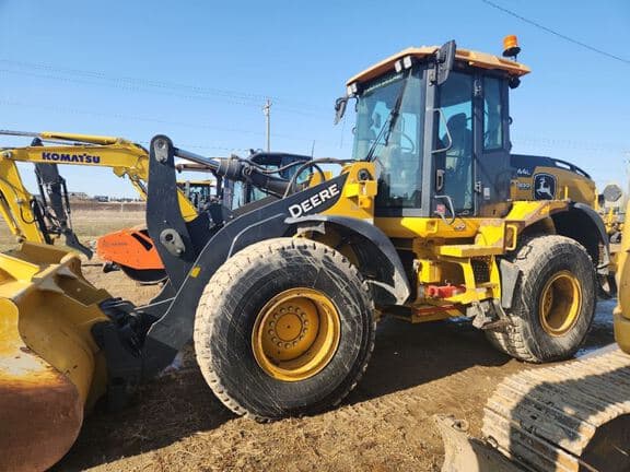 Image of John Deere 544L equipment image 1