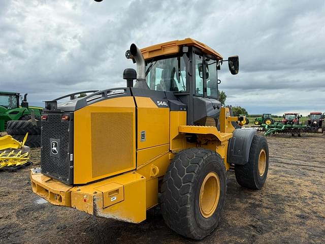 Image of John Deere 544L equipment image 3
