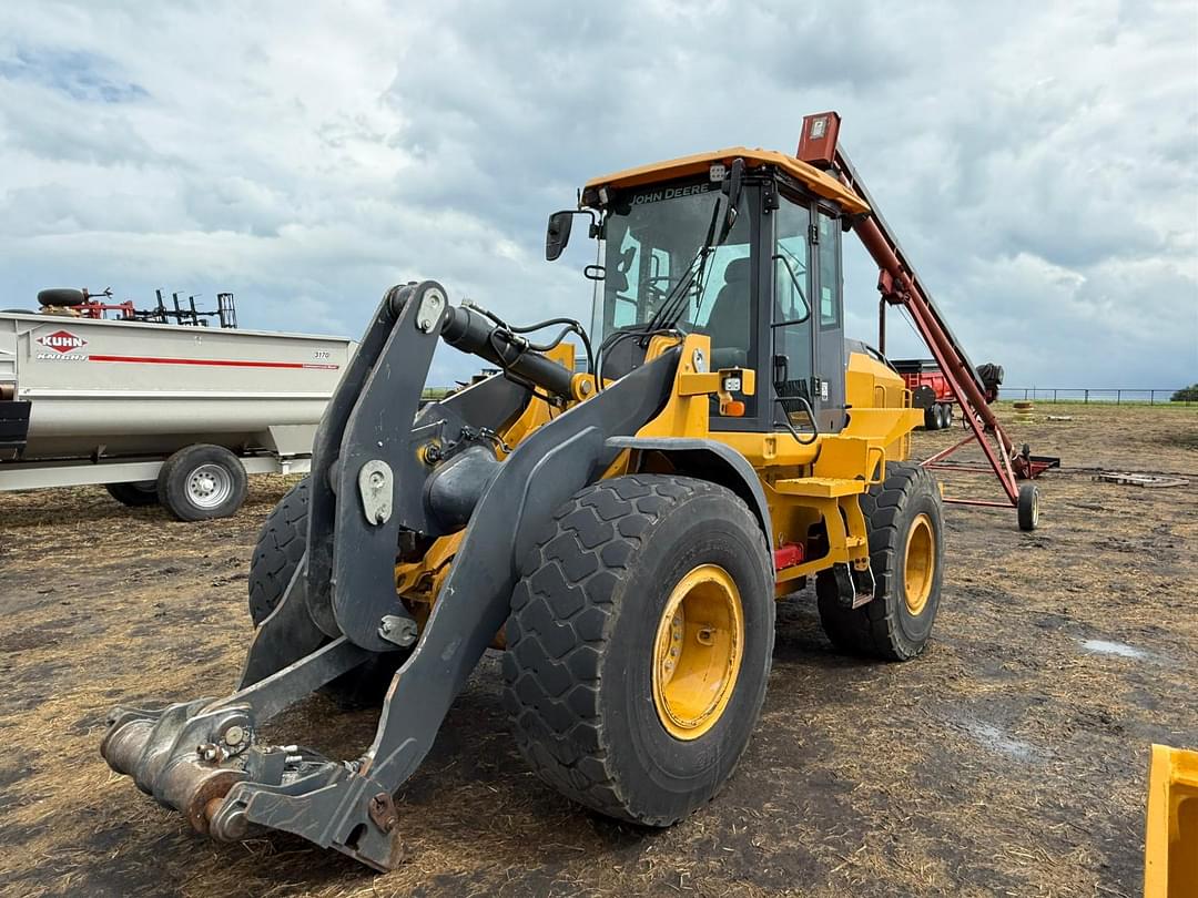 Image of John Deere 544L Primary image