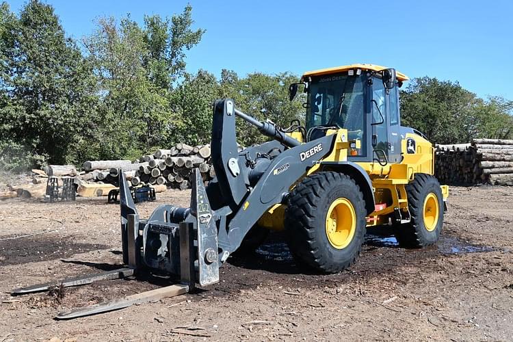 2019 John Deere 544L Equipment Image0