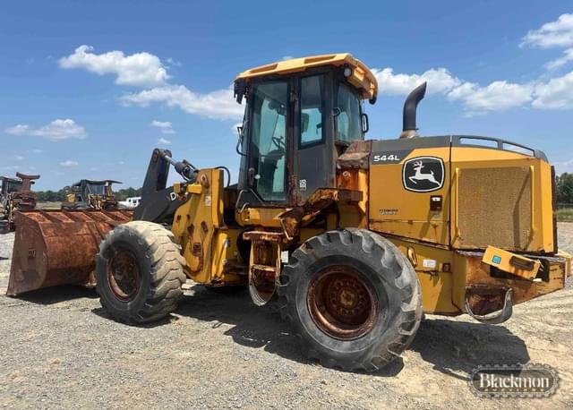 Image of John Deere 544L equipment image 1