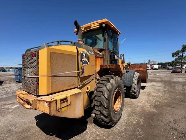 Image of John Deere 544L equipment image 2